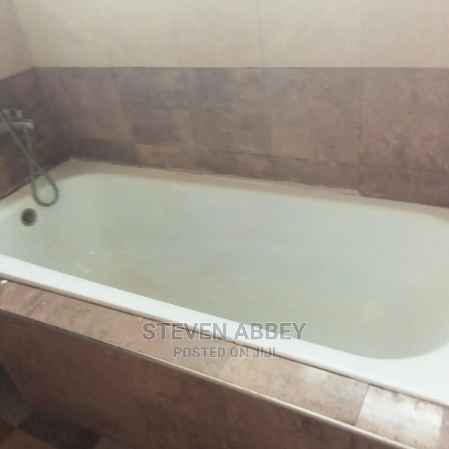 3bdrm Apartment in Adom Agency, New Town for Rent