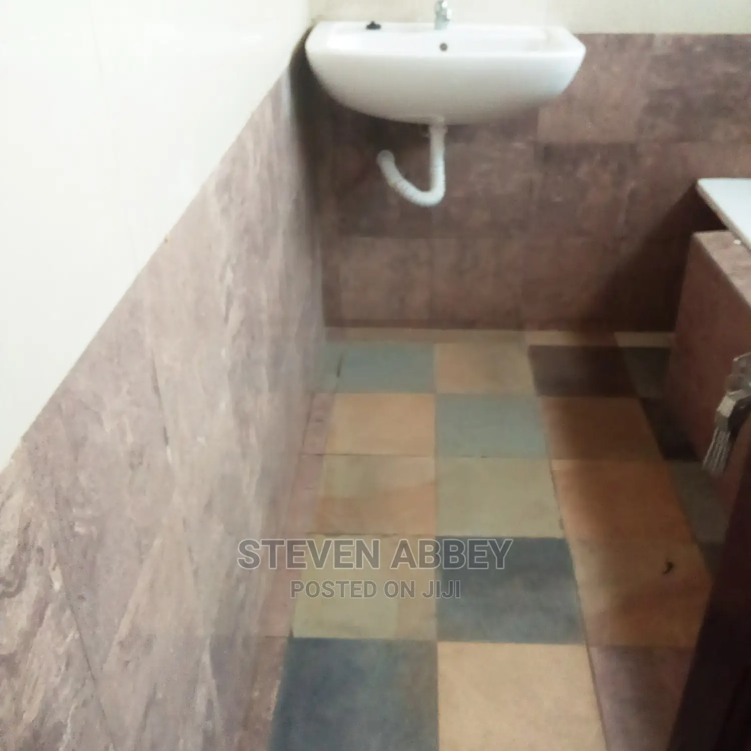 3bdrm Apartment in Adom Agency, New Town for Rent