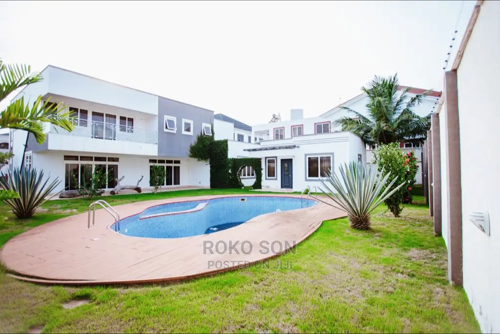 7bdrm Mansion in Dr Roko, Airport Residential Area for Sale