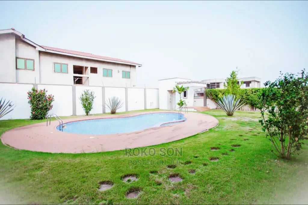 7bdrm Mansion in Dr Roko, Airport Residential Area for Sale
