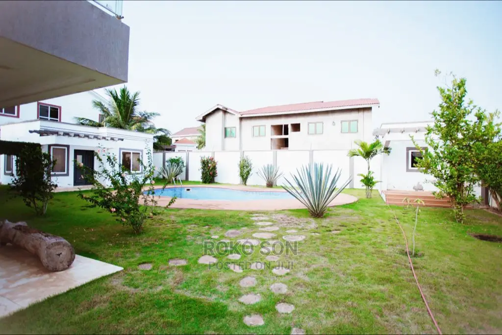 7bdrm Mansion in Dr Roko, Airport Residential Area for Sale