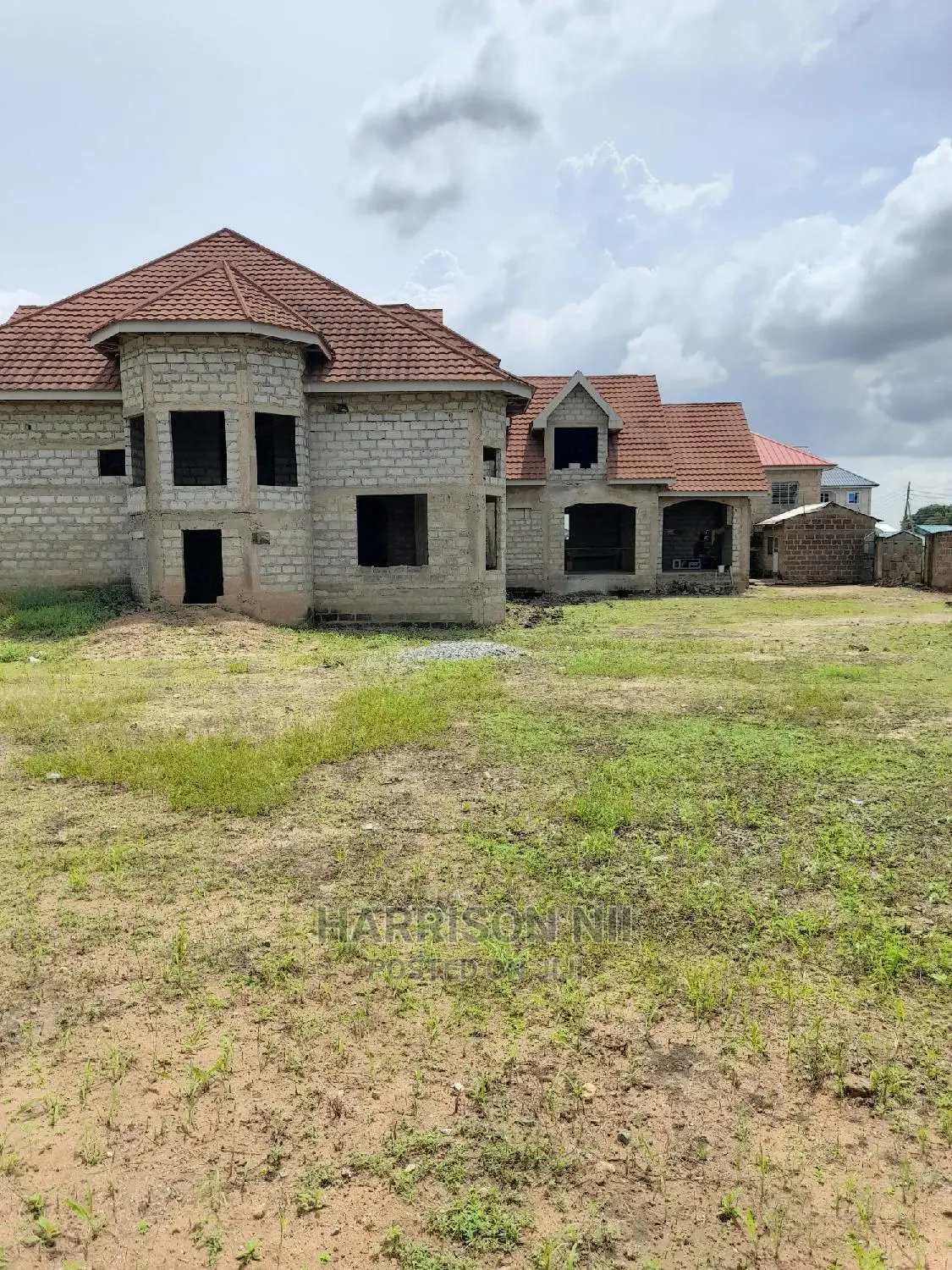 5bdrm Mansion in Amasaman, Accra Metropolitan for sale