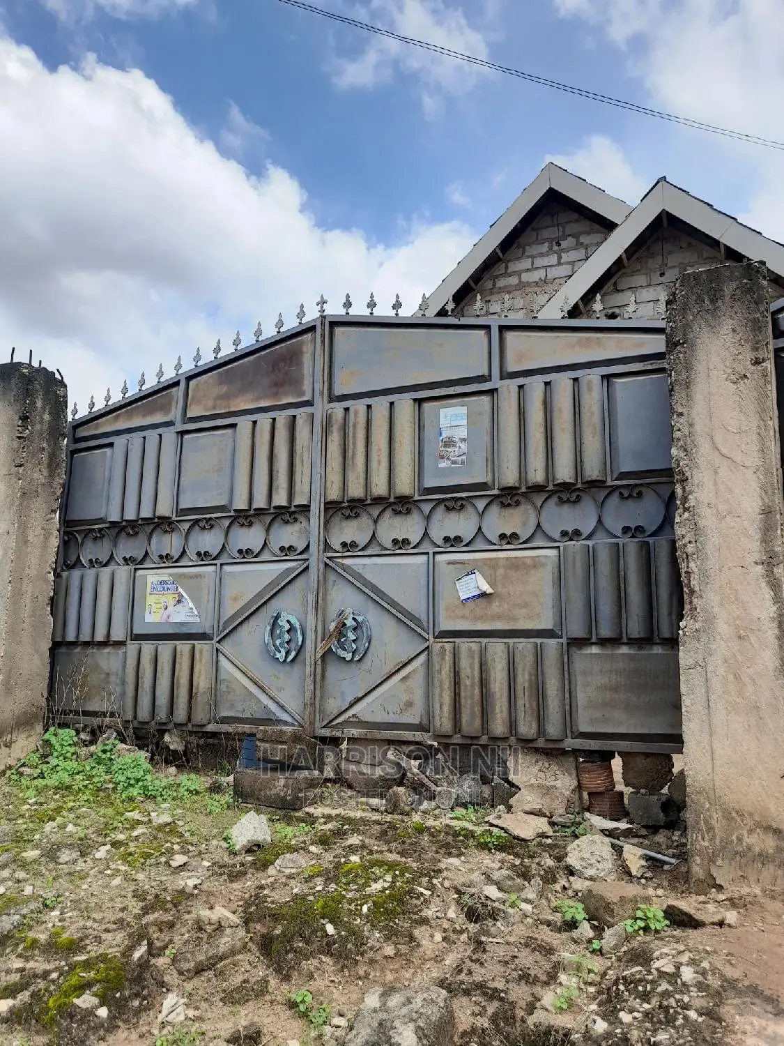 5bdrm Mansion in Amasaman, Accra Metropolitan for sale