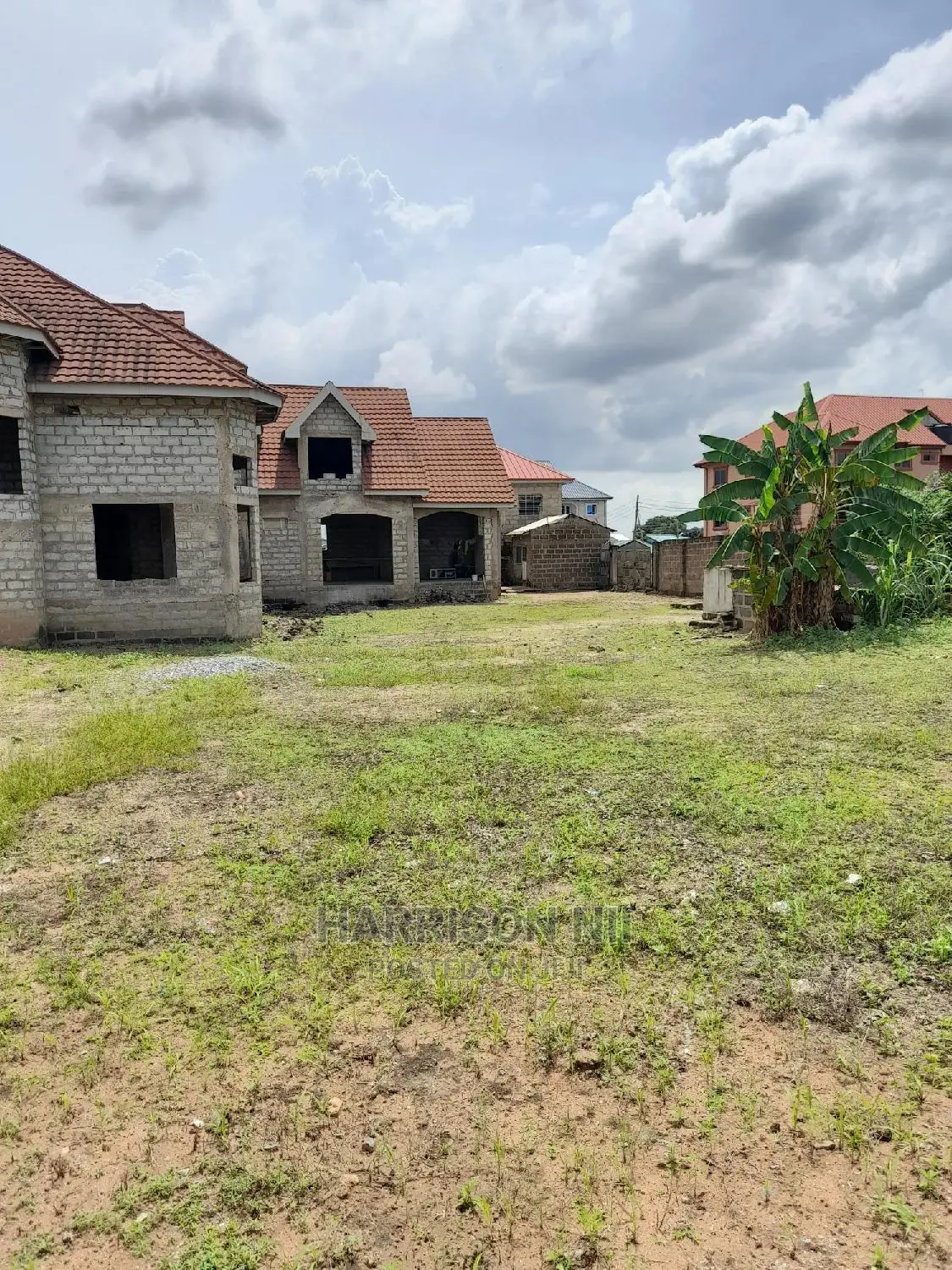 5bdrm Mansion in Amasaman, Accra Metropolitan for sale