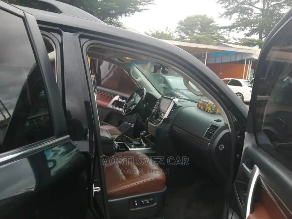 TOYOTA Land Cruiser for Rent in Ghana. Landcruiser for Rent