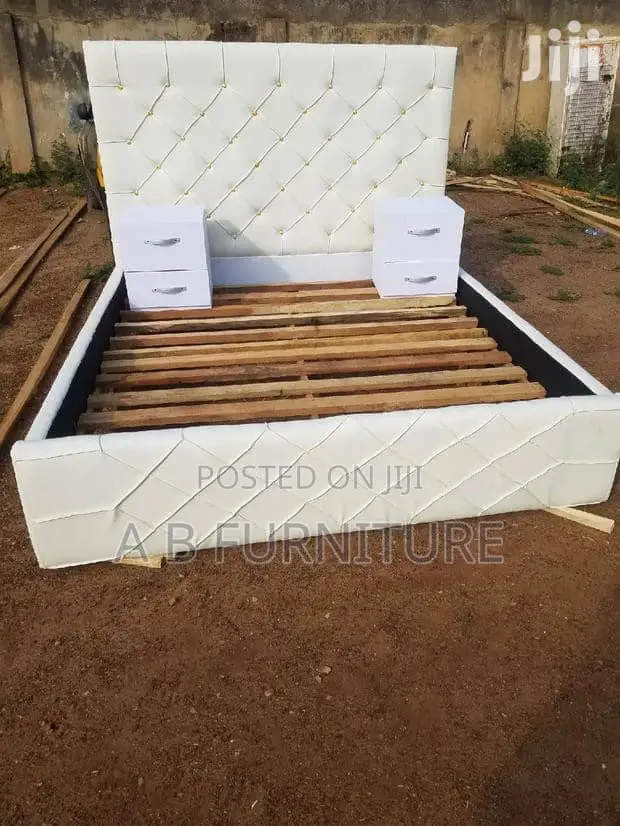 Queen Size Bed With Two Side Drawers