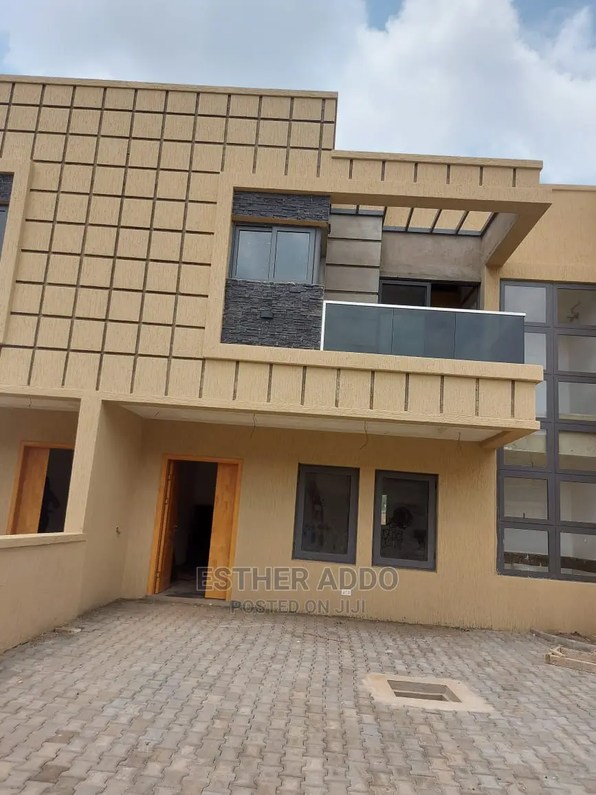 3bdrm Townhouse / Terrace in East Legon for rent
