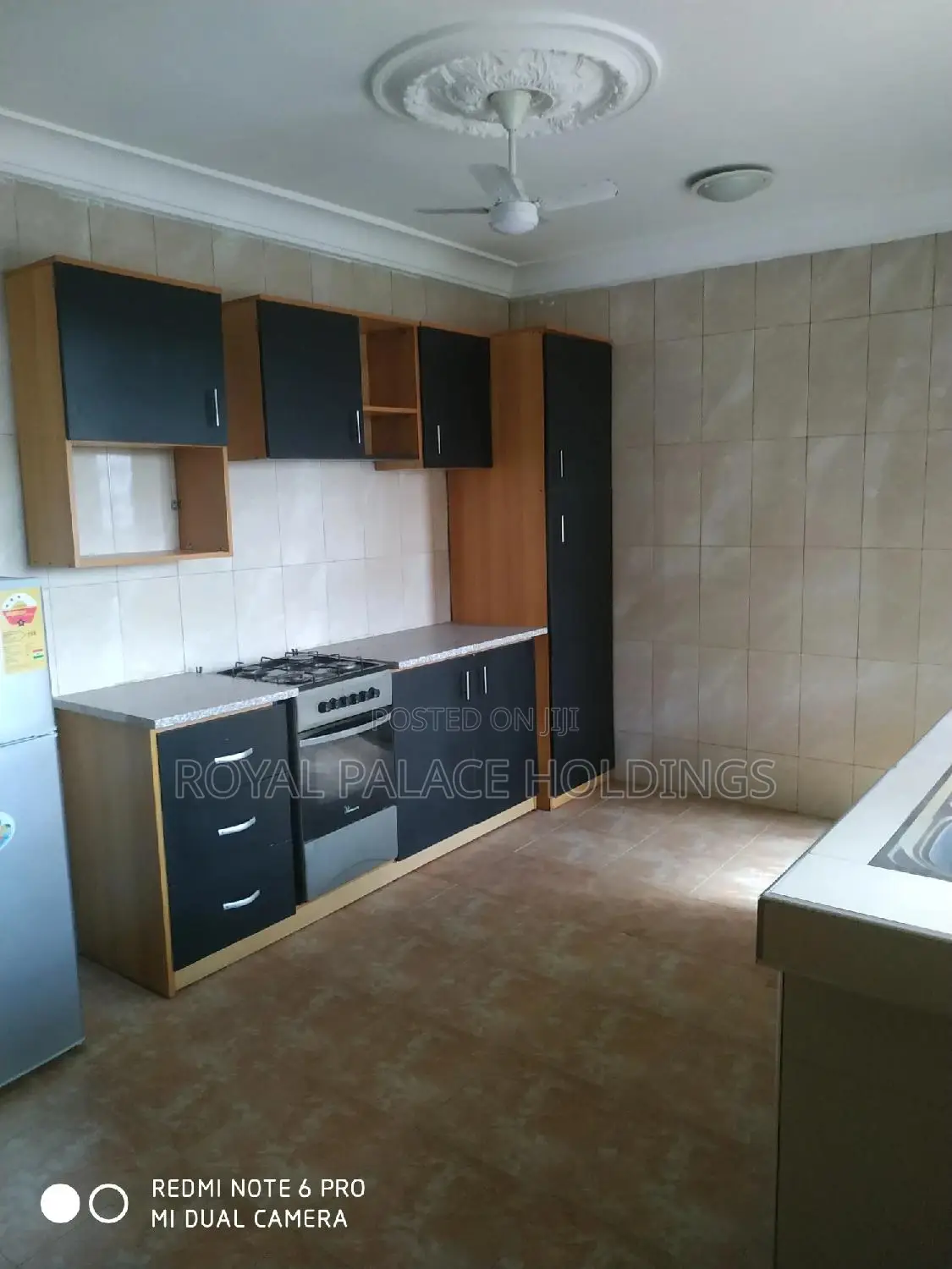 3bdrm Apartment in East Legon, American House for rent