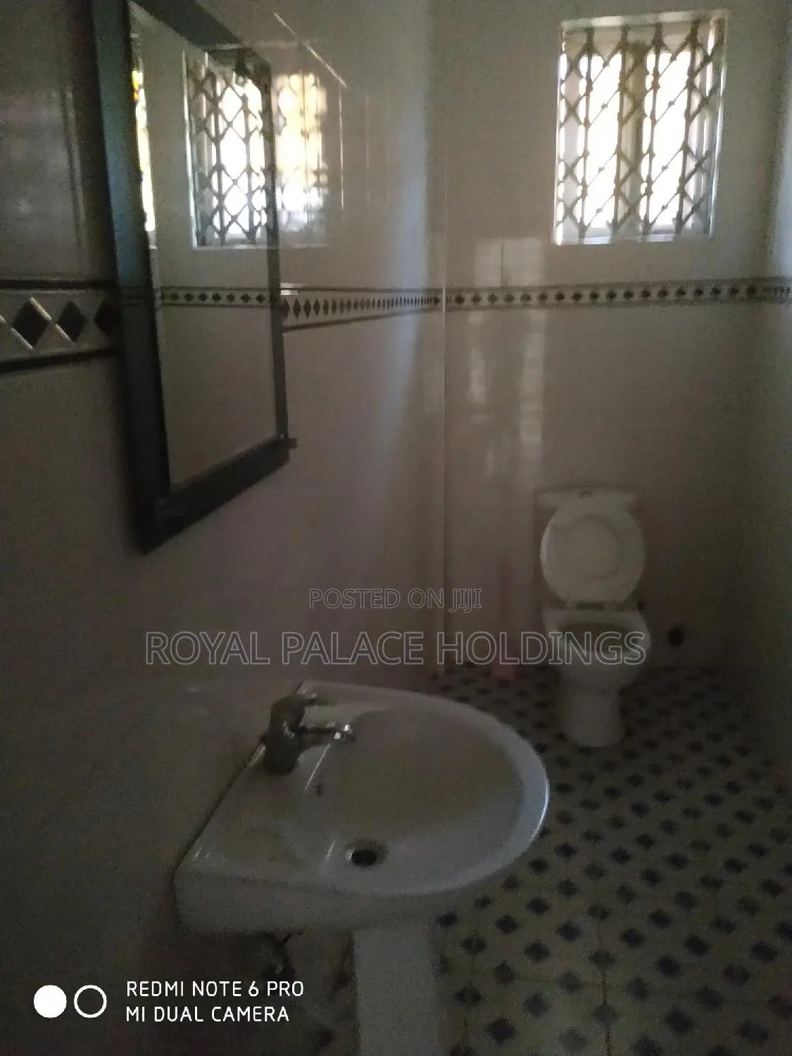 3bdrm Apartment in East Legon, American House for rent