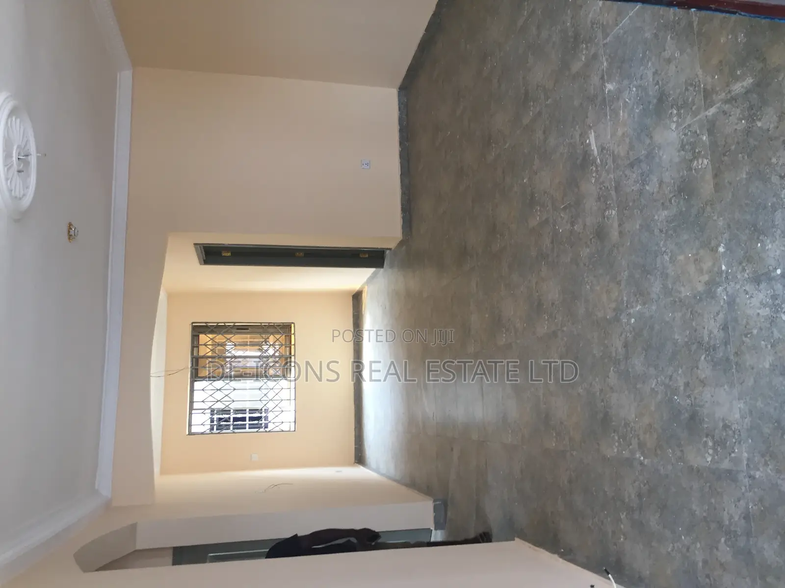 2bdrm Duplex in De-Icons Real, Ga South Municipal for rent