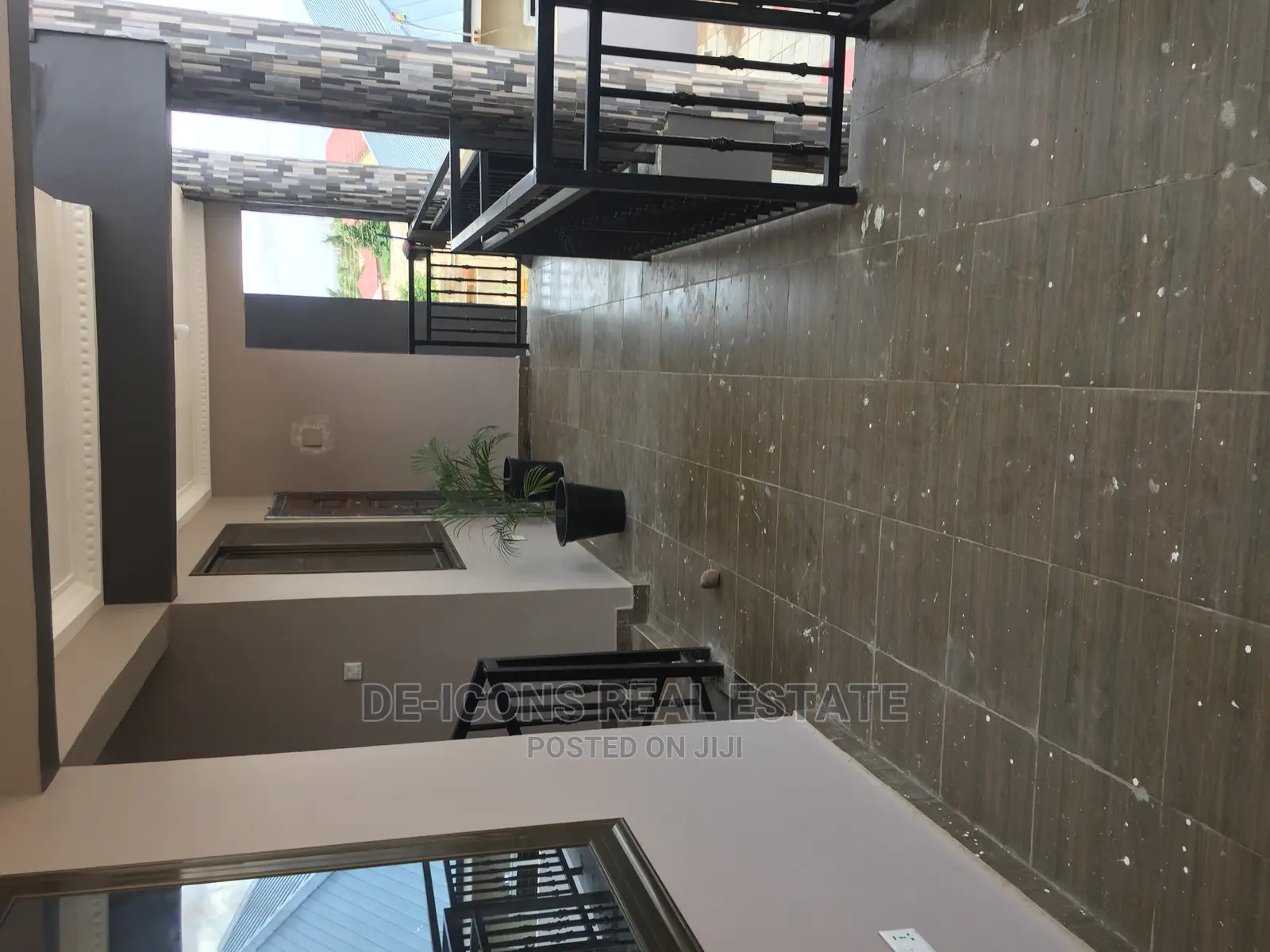 2bdrm Duplex in De-Icons Real, Ga South Municipal for rent