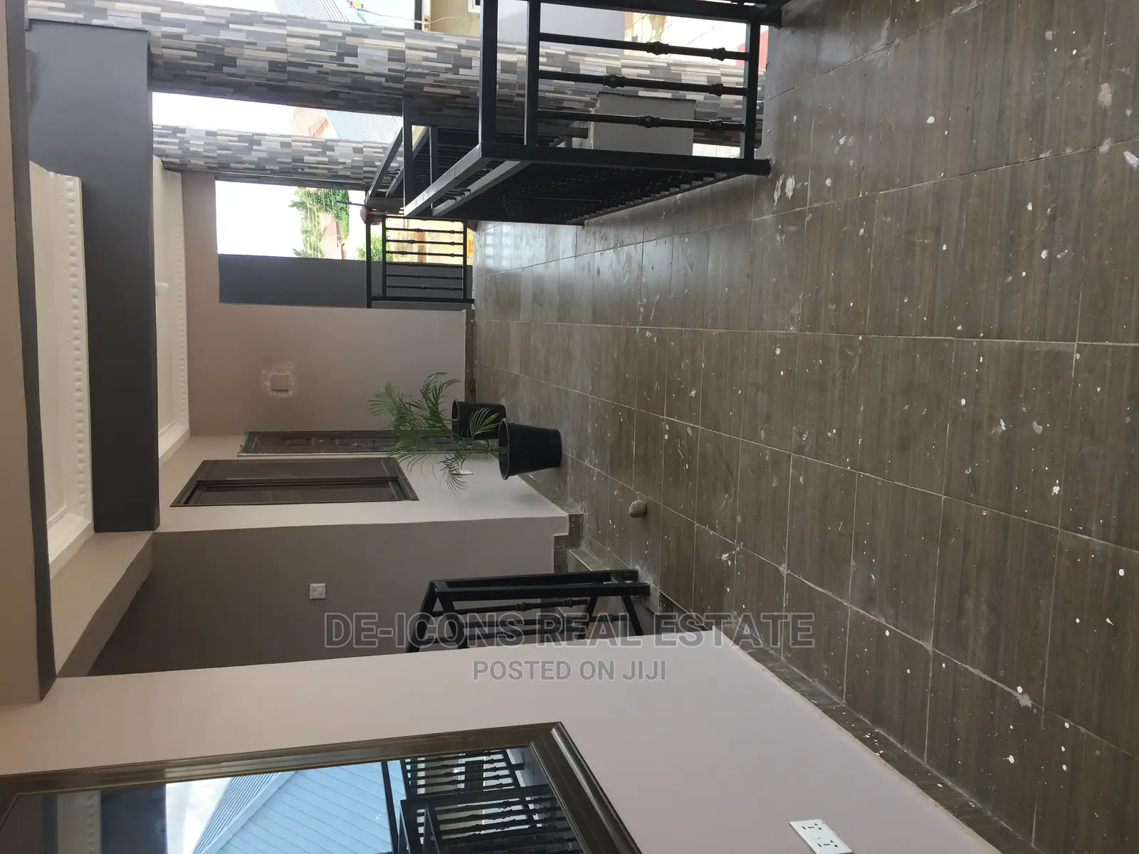 2bdrm Duplex in De-Icons Real, Ga South Municipal for rent