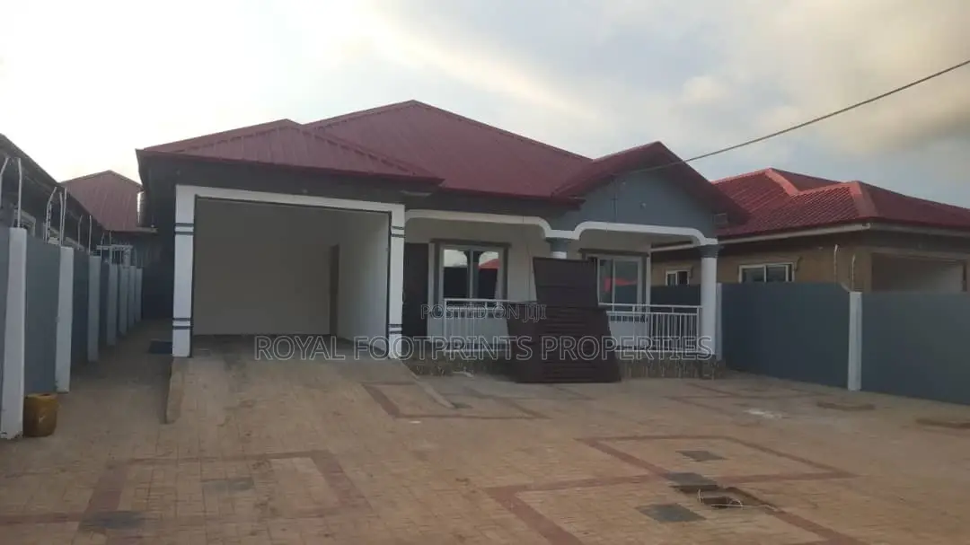 4bdrm House in Accra Metropolitan for sale