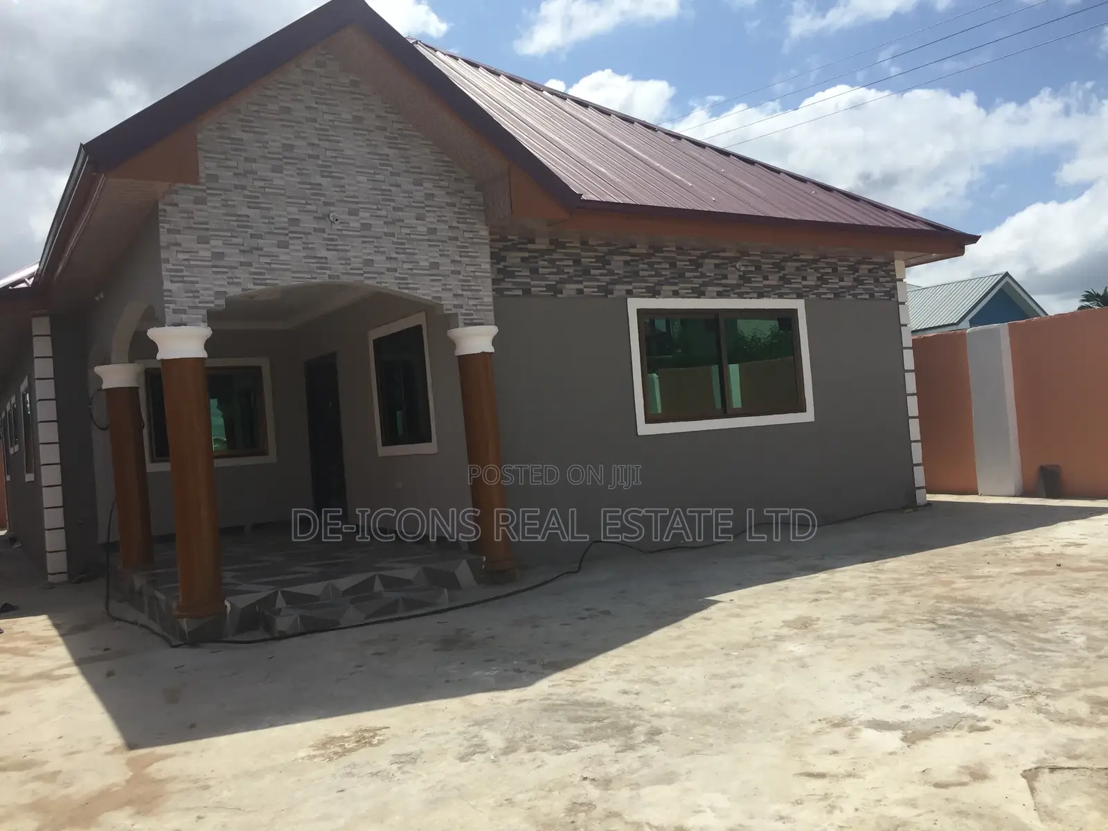 3bdrm House in De-Icons Real, Awutu Senya East Municipal for sale