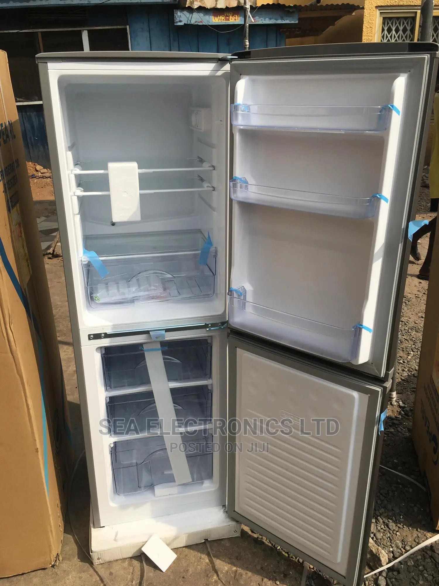 Grand Pearl 200b Fridge 140liters Down Freezer