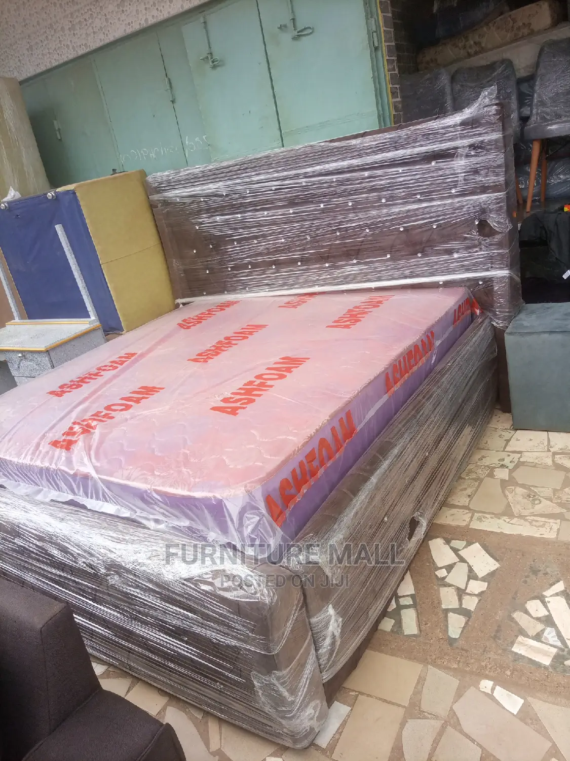 Executive Cofe Bed With Matress.Queensize. Free D