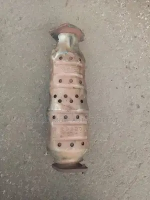 Catalytic Converter in Stock Honda/Hyundai/Nissan/Toyota/ Kia/Benz Etc