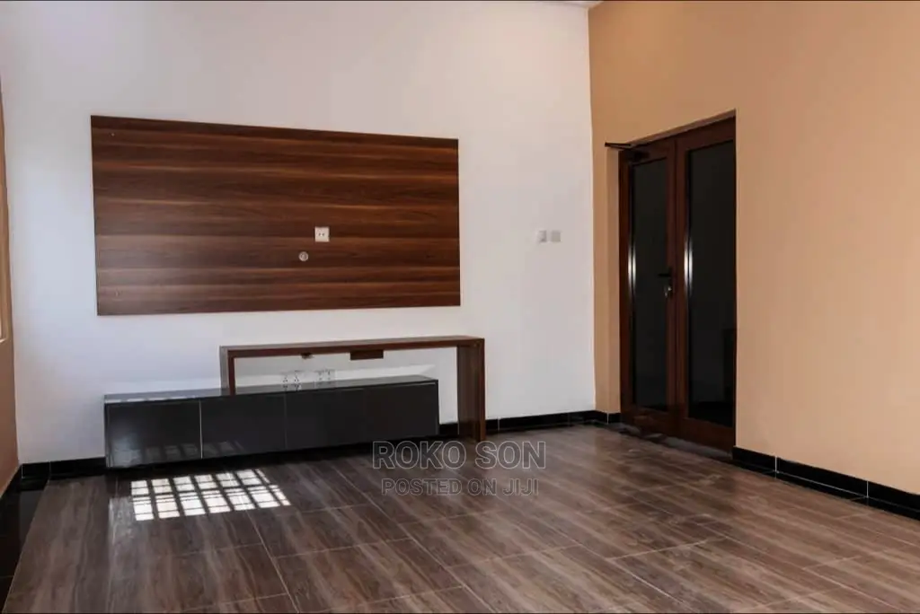 4bdrm Duplex in Dr Roko, Spintex for sale
