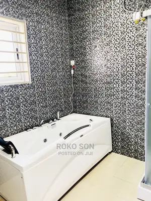 4bdrm Duplex in Dr Roko, Adjiriganor for rent