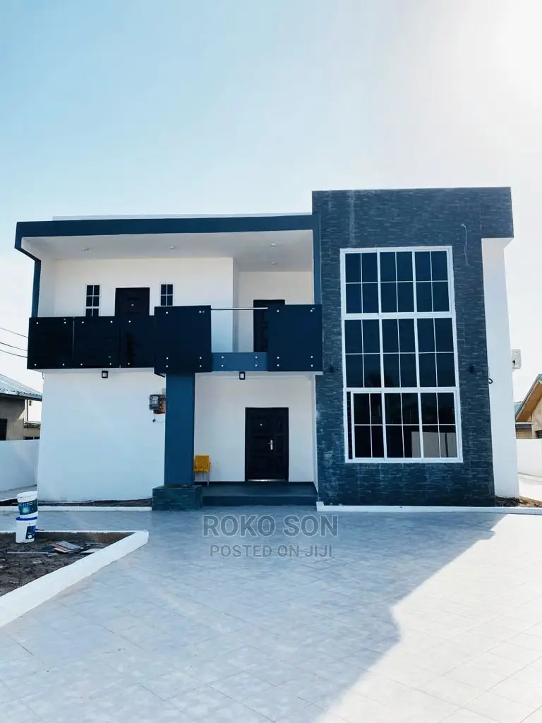 4bdrm Duplex in Dr Roko, Adenta for sale