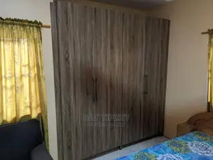 Inbuilt Wardrobe