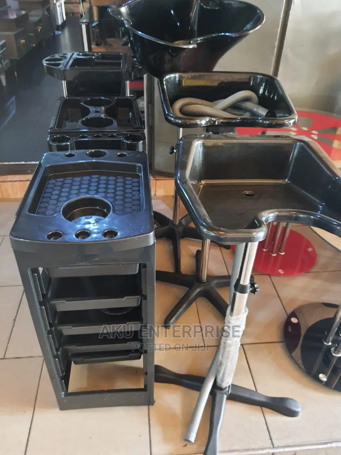 Saloon Makeup Trolley, Rollers Stand