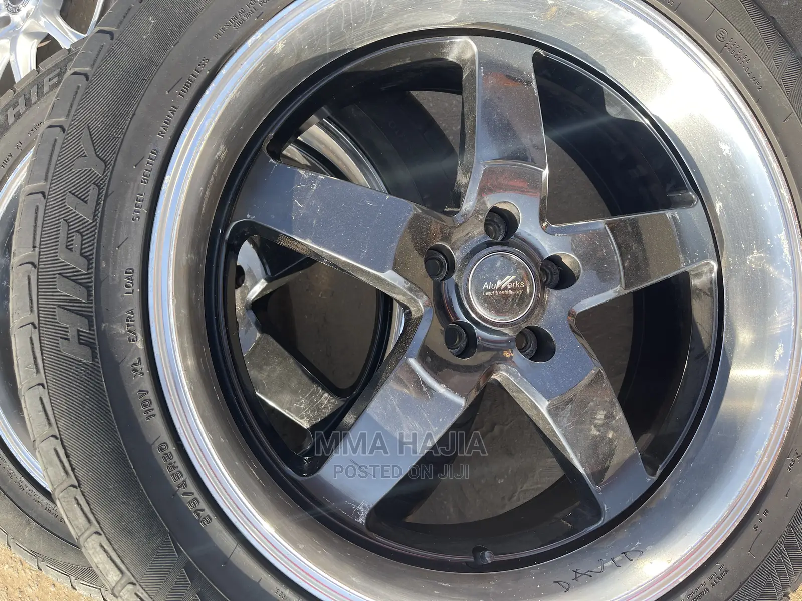 Ford Excape and Rang Rover Velar Rim 20