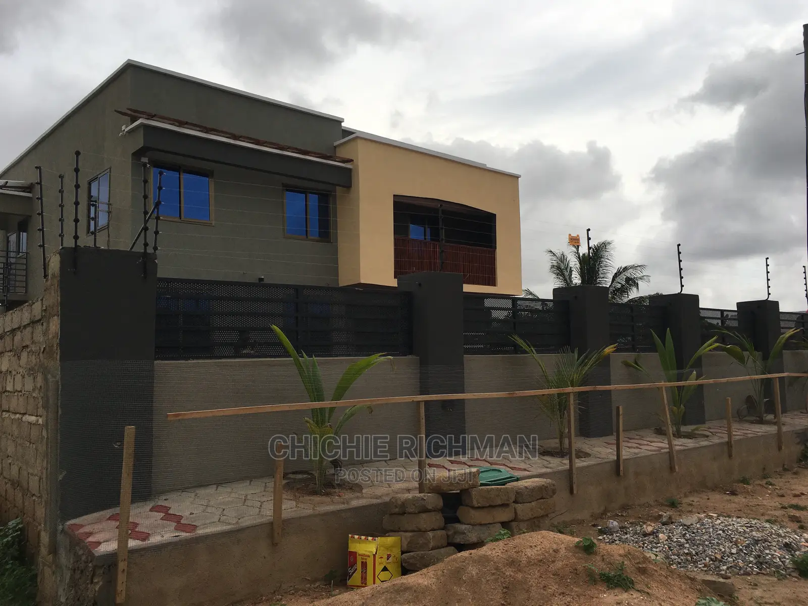 Electric Fence and Razor Wire Installation