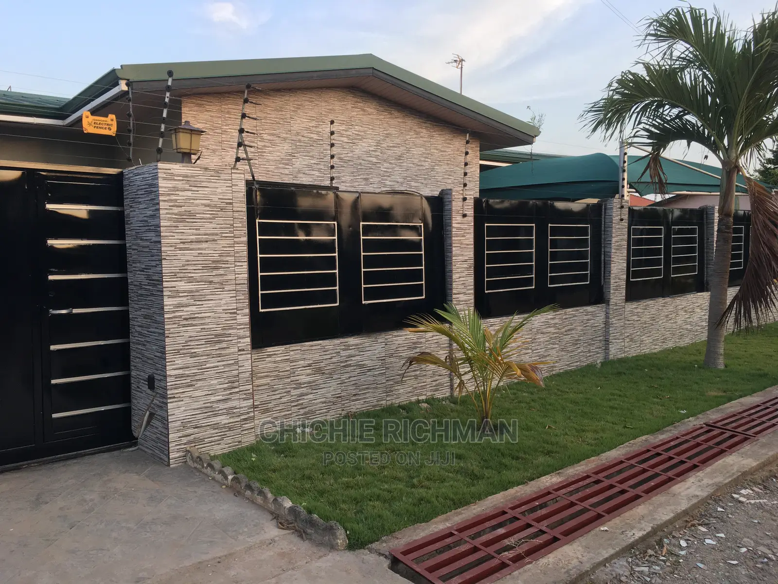 Electric Fence and Razor Wire Installation
