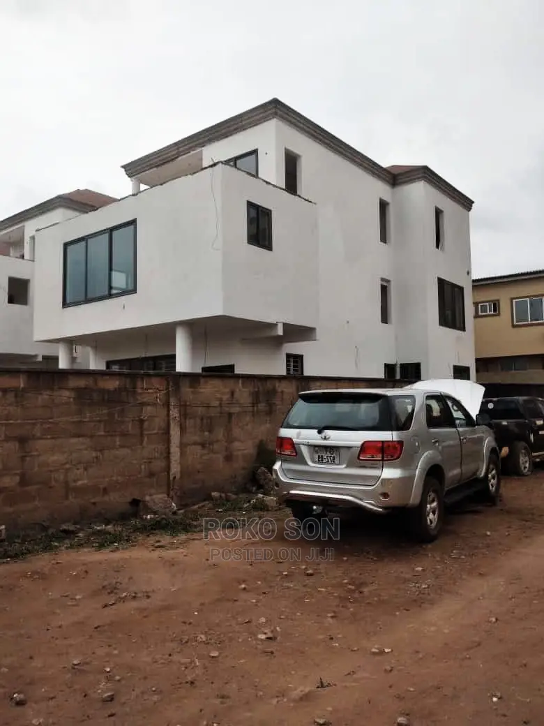 5bdrm Apartment in Dr Roko, Roman Ridge for sale