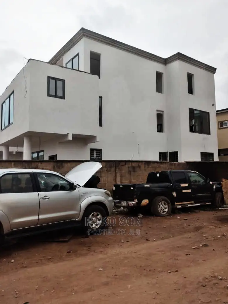5bdrm Apartment in Dr Roko, Roman Ridge for sale