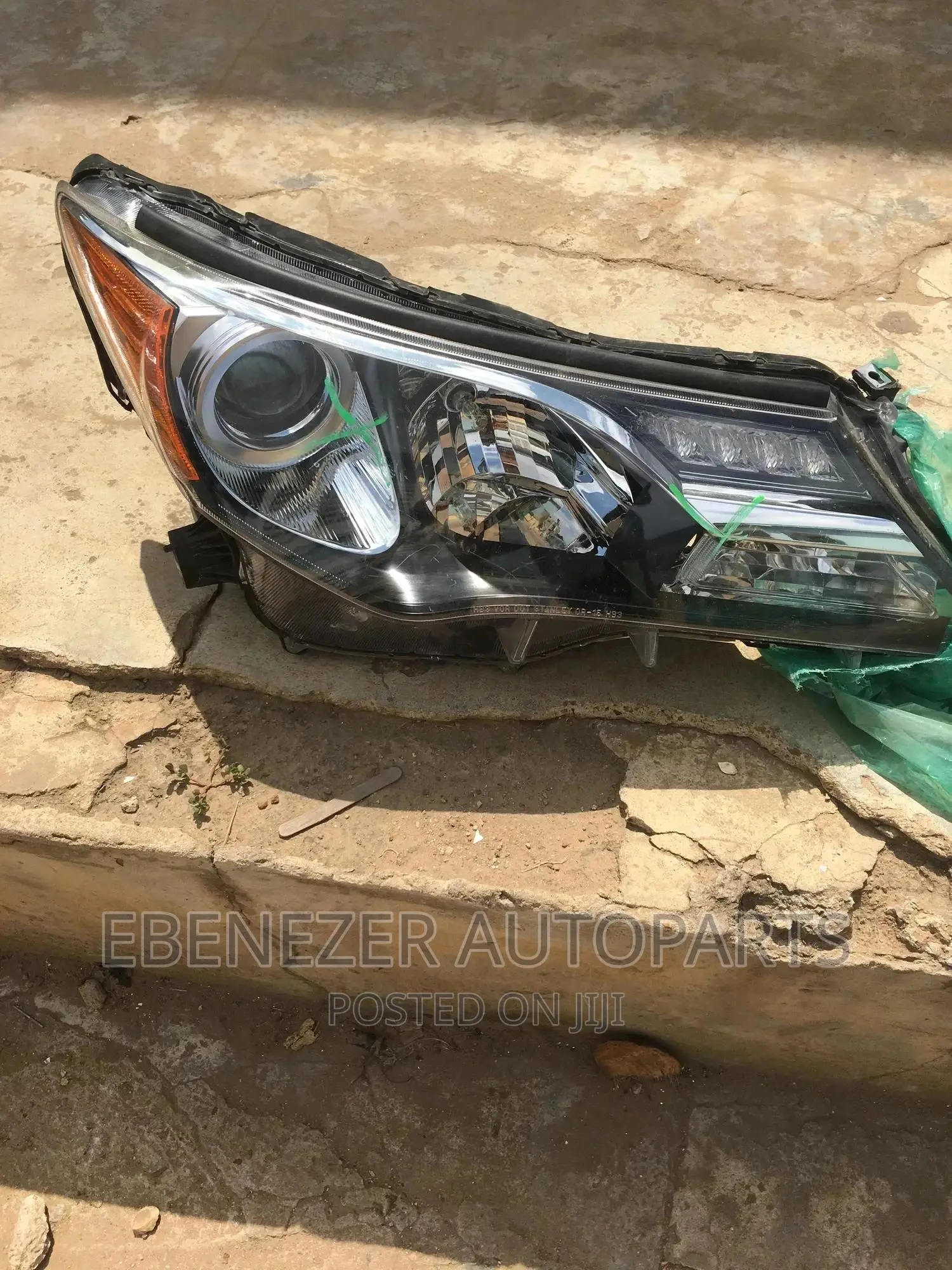 Toyota Rav 4 2013,2014,2015 Headlights