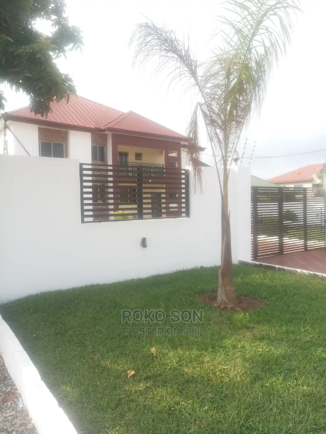 7bdrm Mansion in Dr Roko, The Mall for sale