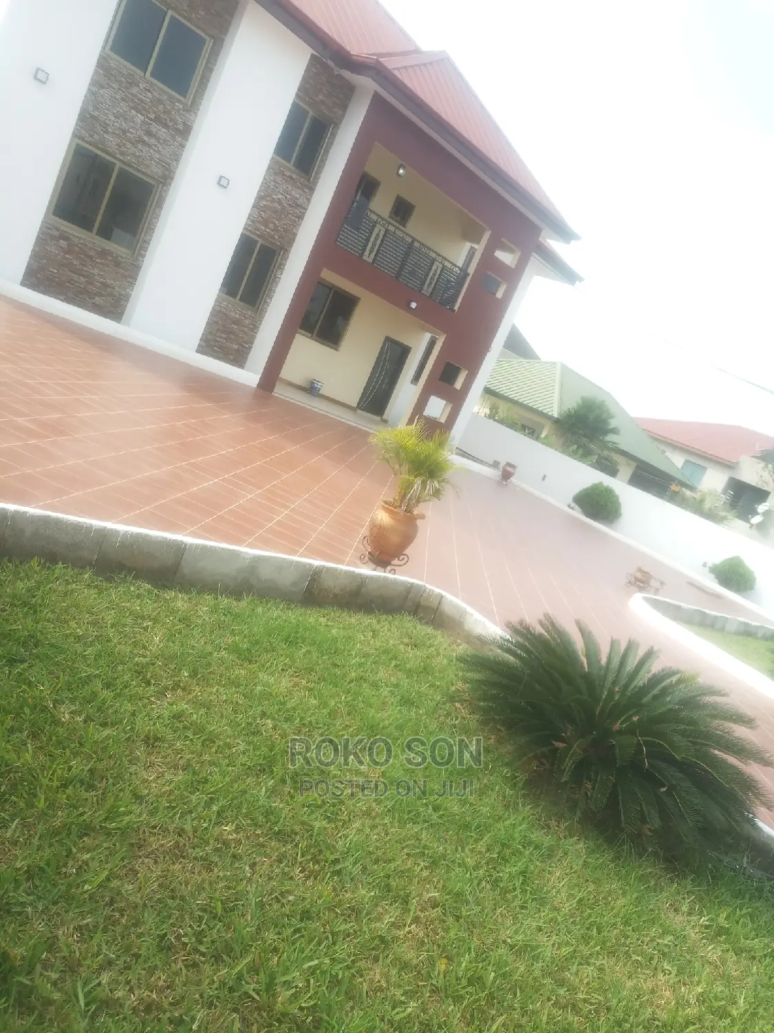 7bdrm Mansion in Dr Roko, The Mall for sale