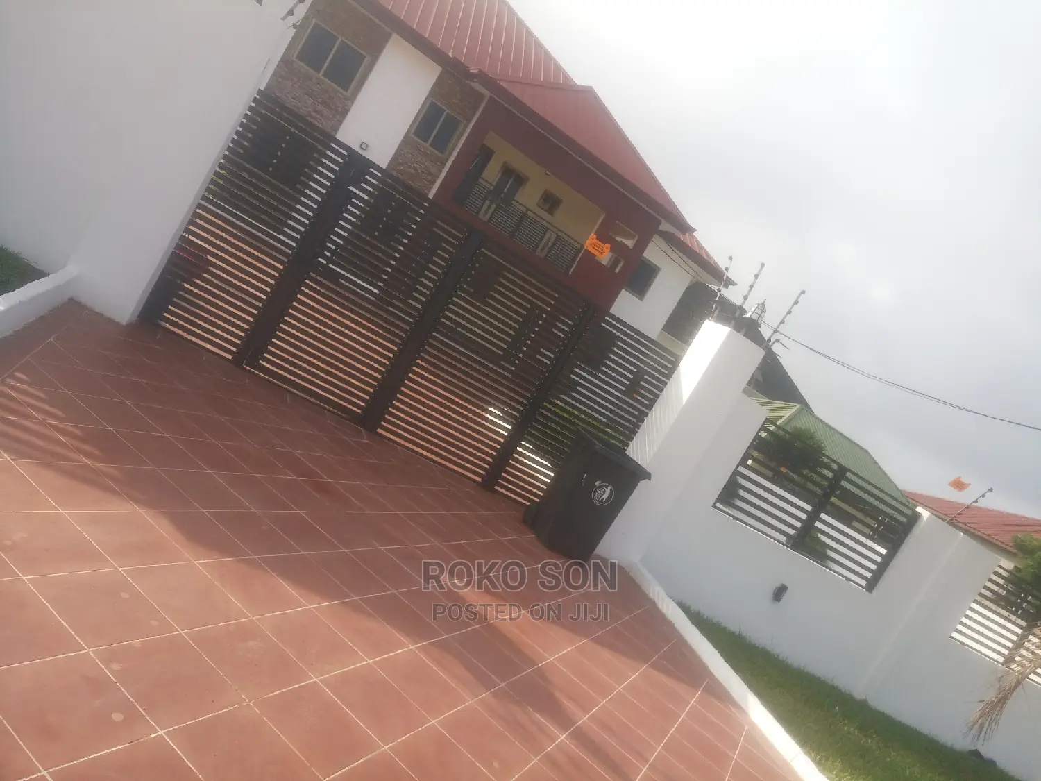 7bdrm Mansion in Dr Roko, The Mall for sale