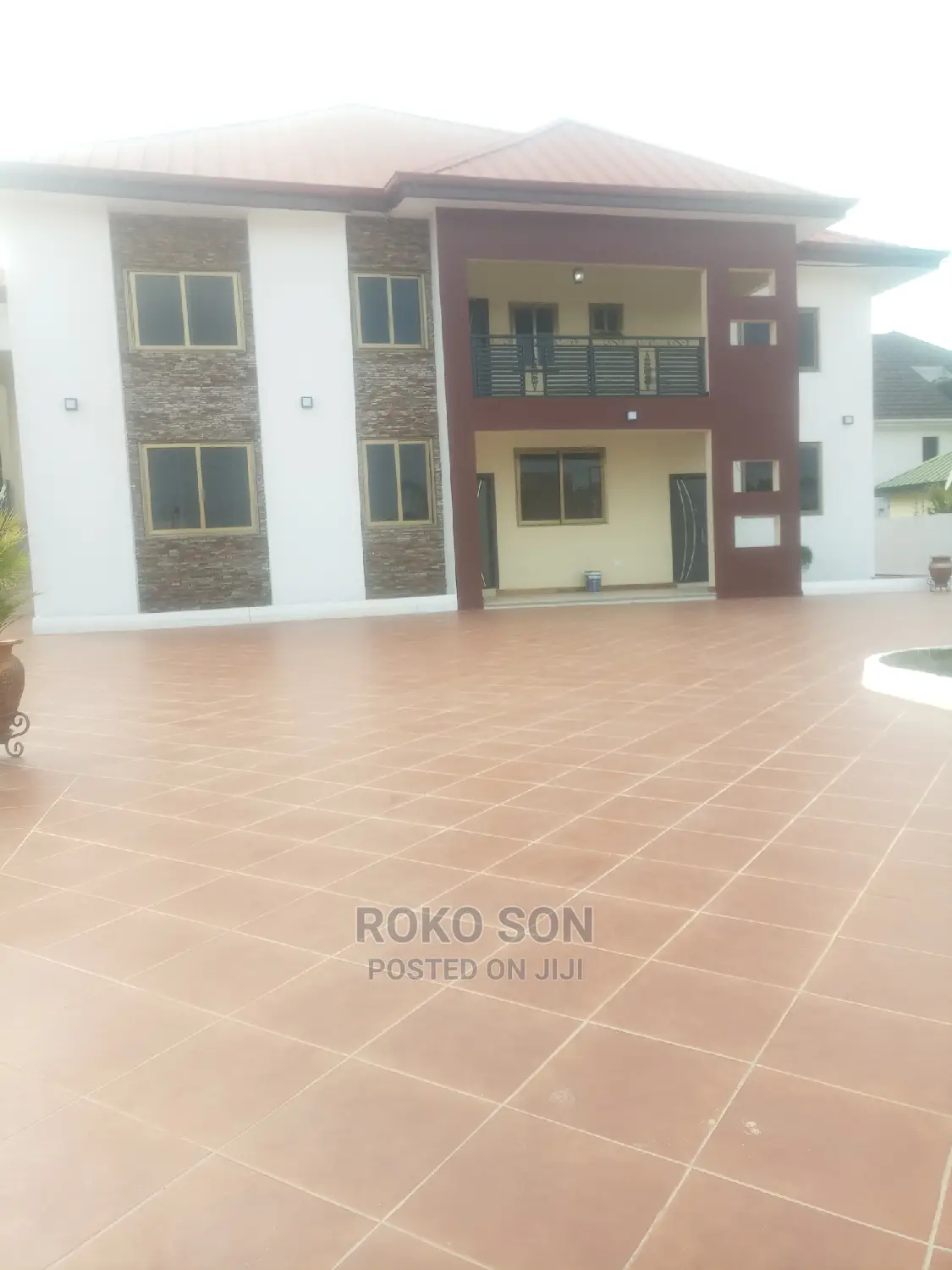 7bdrm Mansion in Dr Roko, The Mall for sale