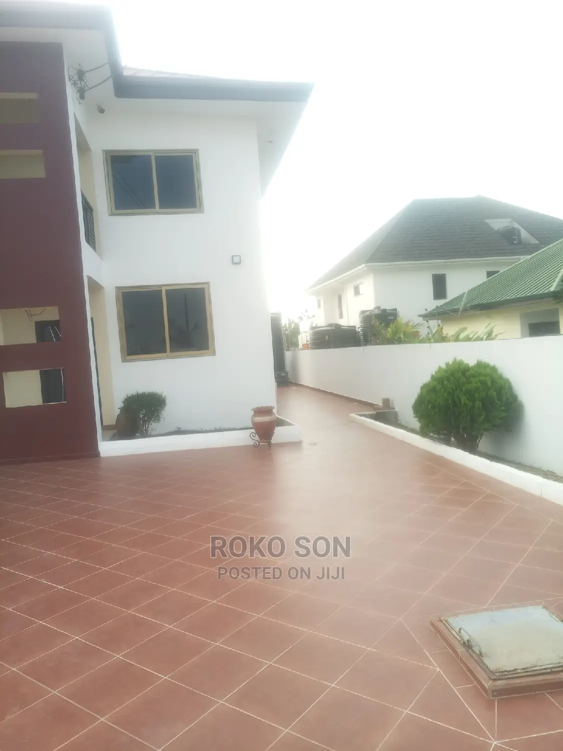 7bdrm Mansion in Dr Roko, The Mall for sale