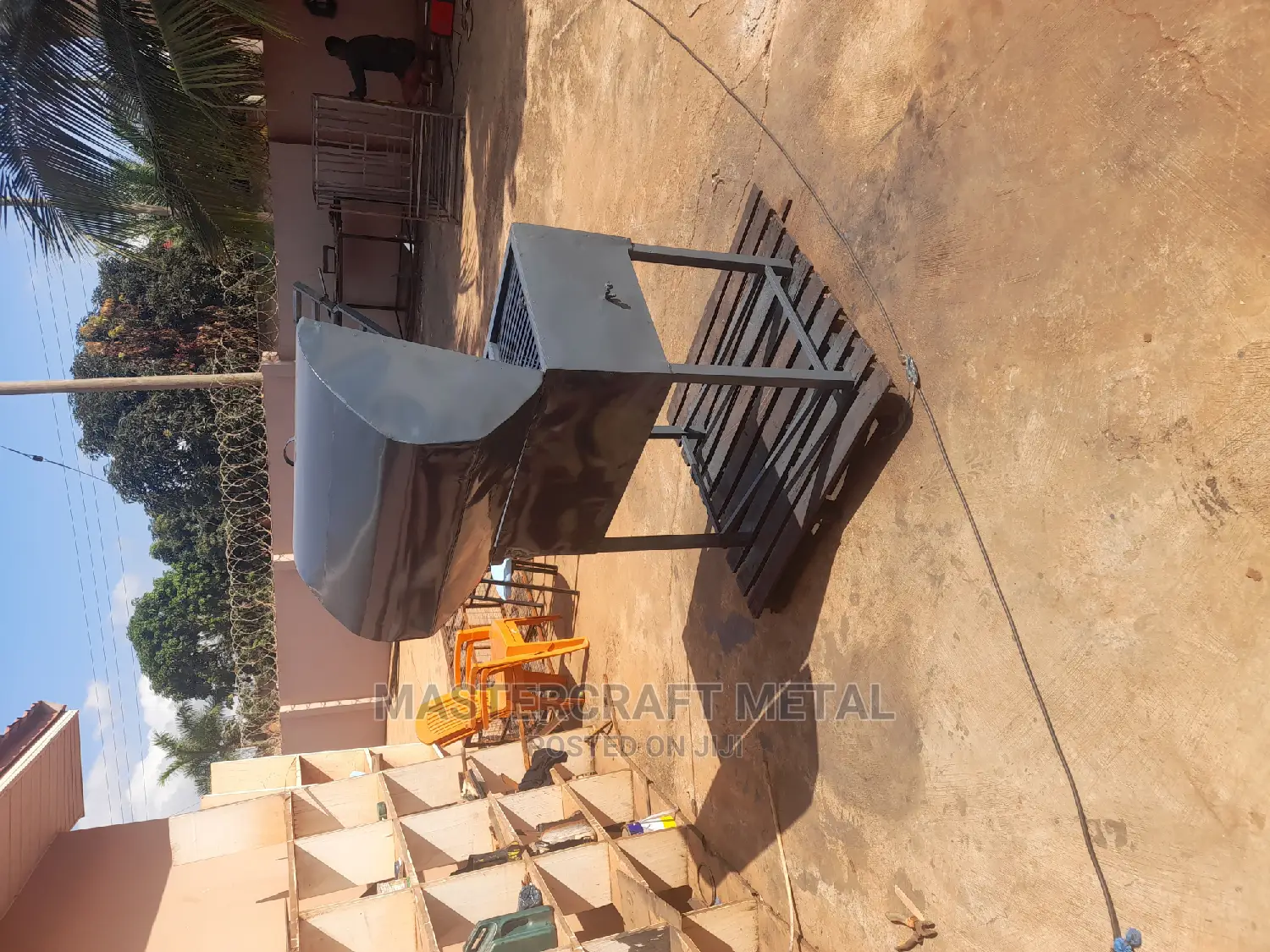 Outdoor Gas/Charcoal Grill With Stand
