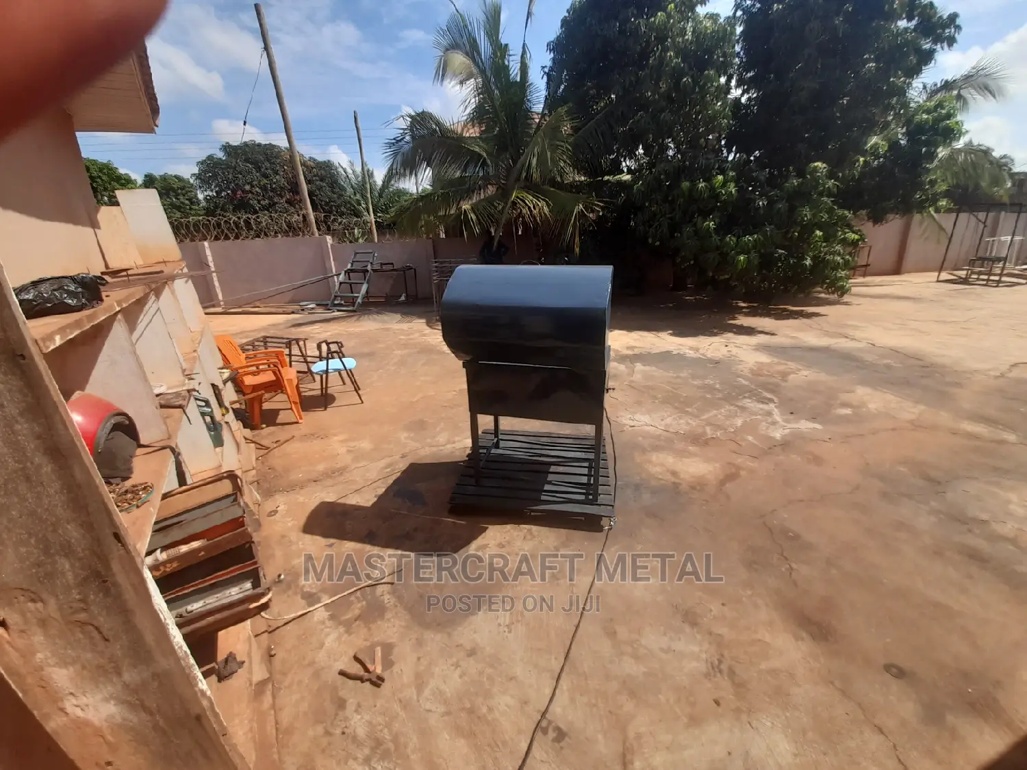 Outdoor Gas/Charcoal Grill With Stand