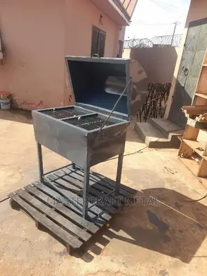 Outdoor Gas/Charcoal Grill With Stand