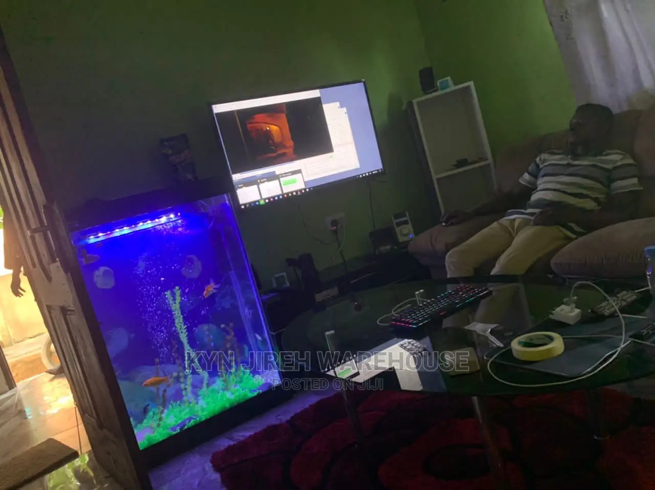 Huge Aquarium With Fishes