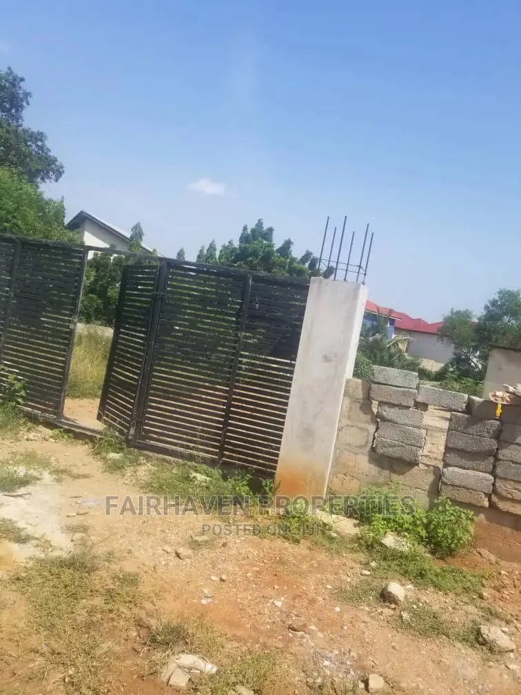 1 1⁄2plot of Land for Sale at Palace Mall