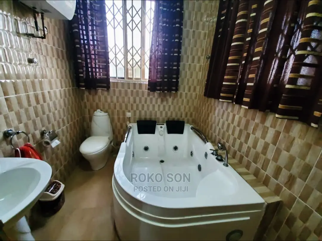 6bdrm Duplex in Dr Roko, American House for sale