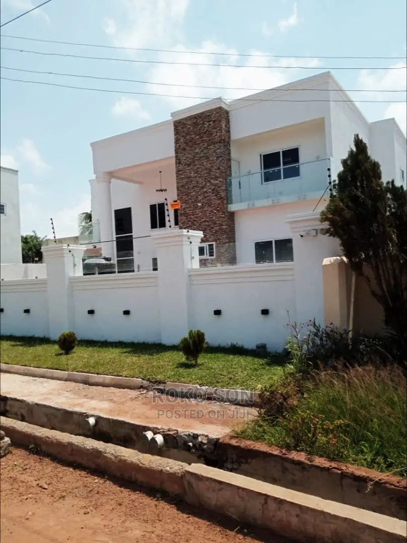 6bdrm Duplex in Dr Roko, American House for sale