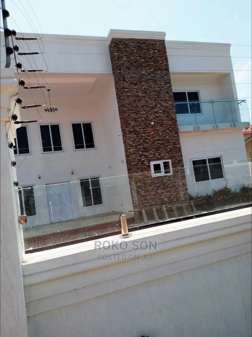 6bdrm Duplex in Dr Roko, American House for sale