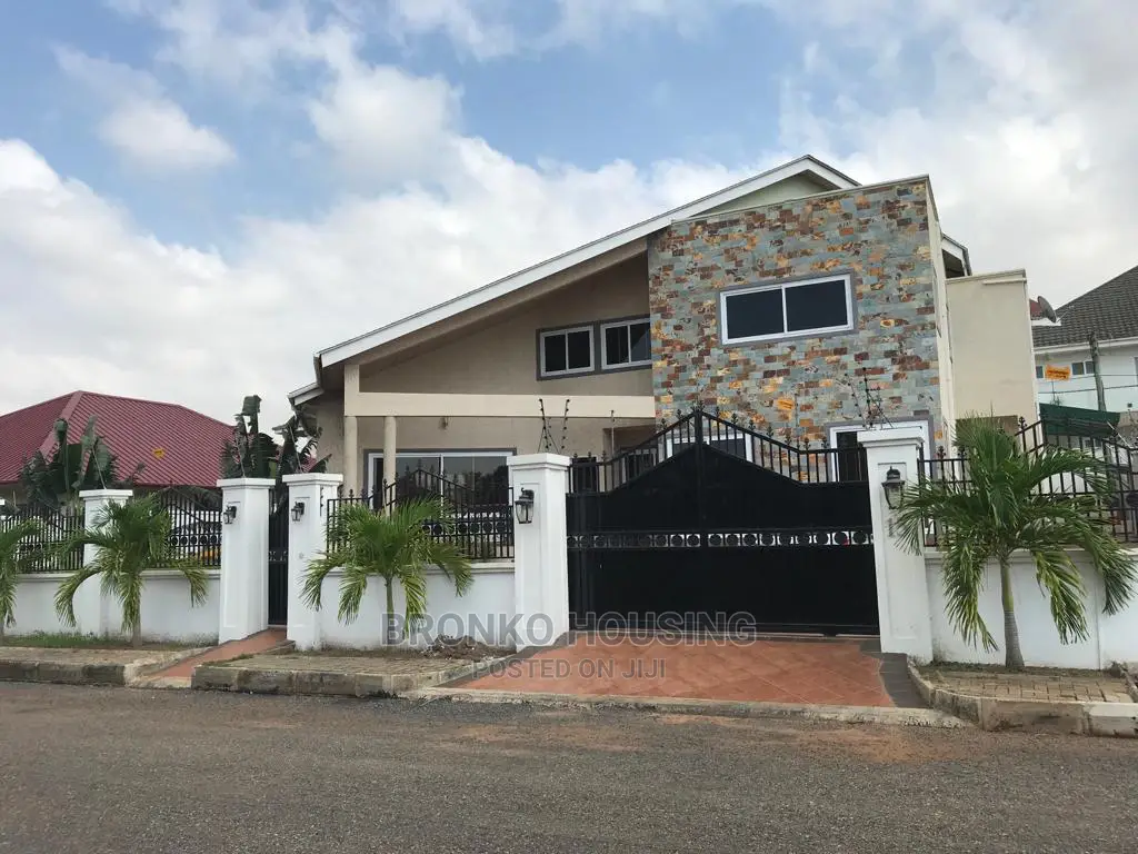 5bdrm House in Bronko Housing, Airport Residential Area for Rent