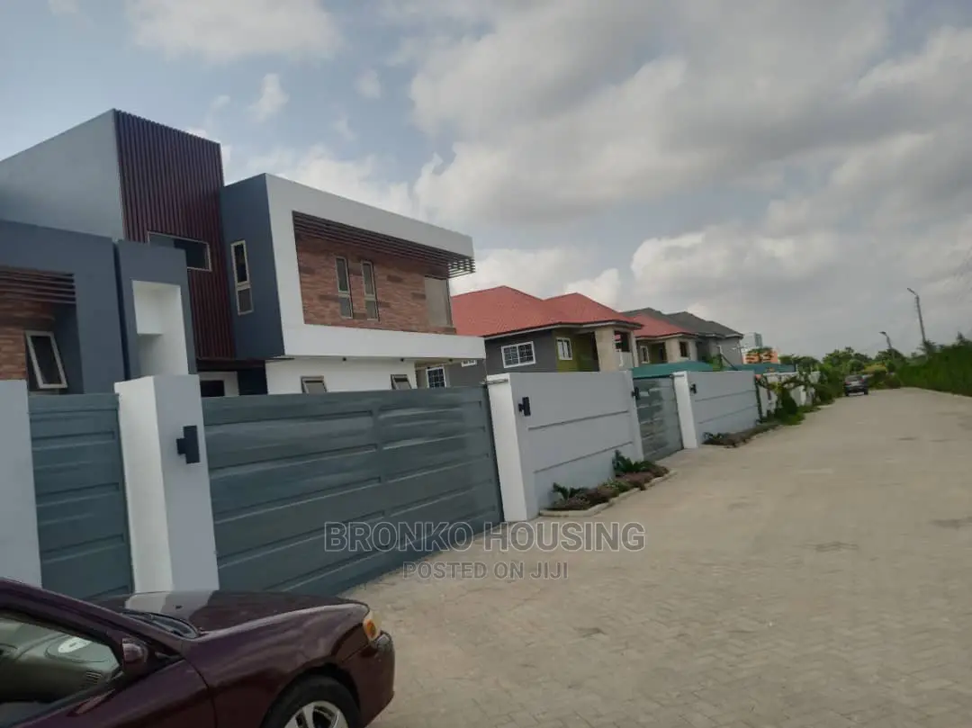 5bdrm House in Bronko Housing, Airport Residential Area for Rent