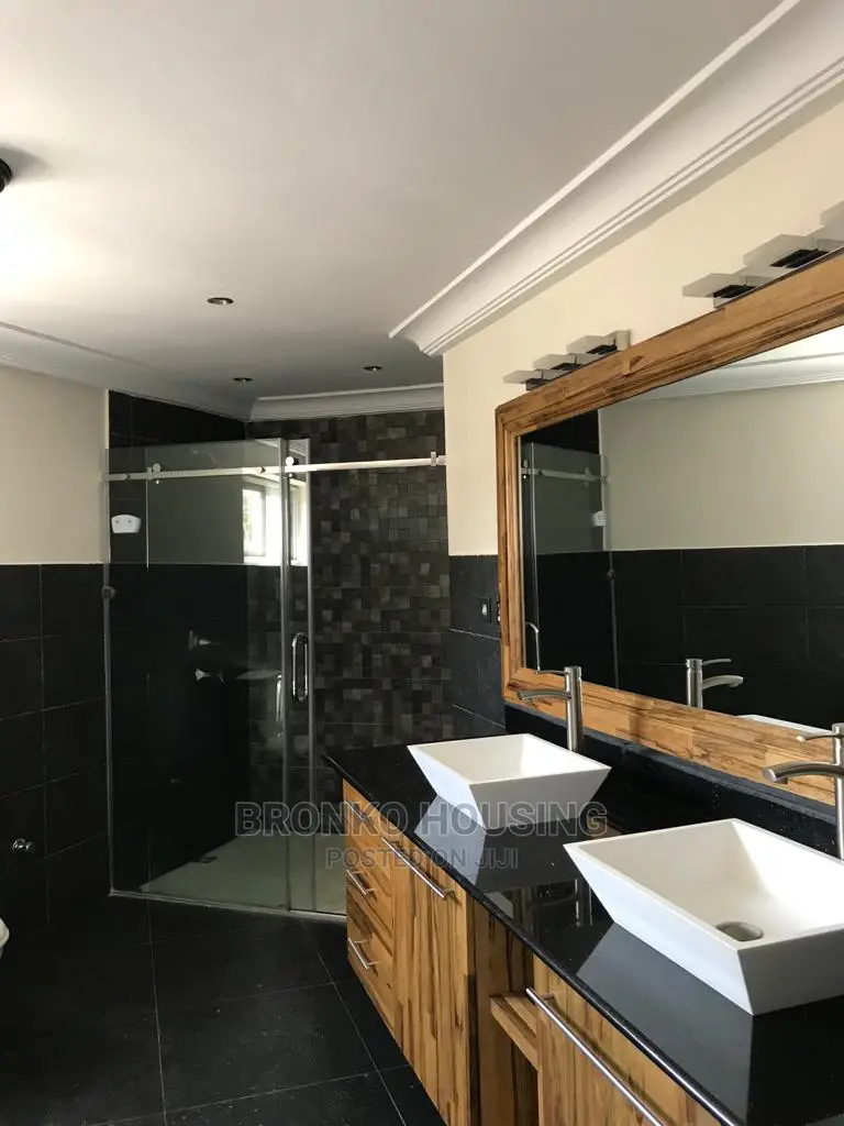 5bdrm House in Bronko Housing, Airport Residential Area for Rent