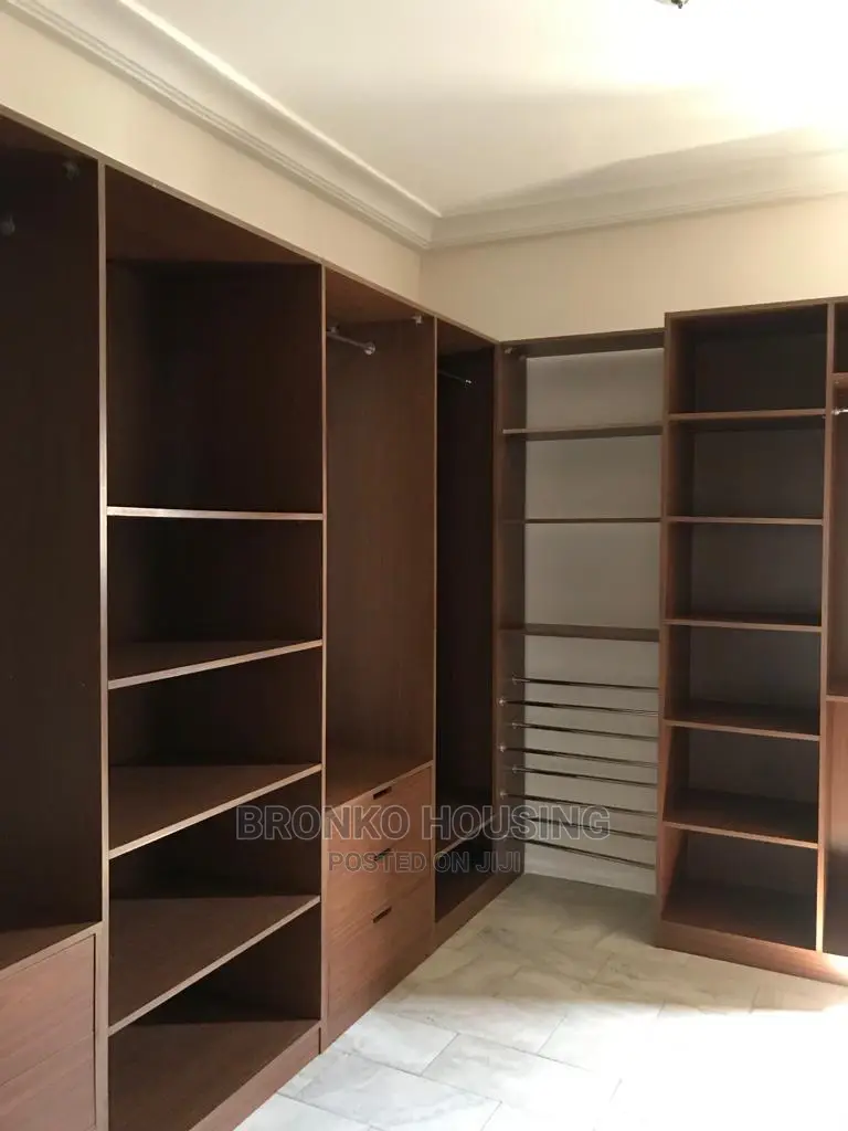 5bdrm House in Bronko Housing, Airport Residential Area for Rent
