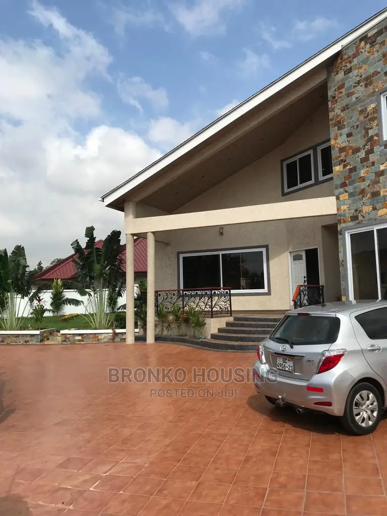 5bdrm House in Bronko Housing, Airport Residential Area for Rent